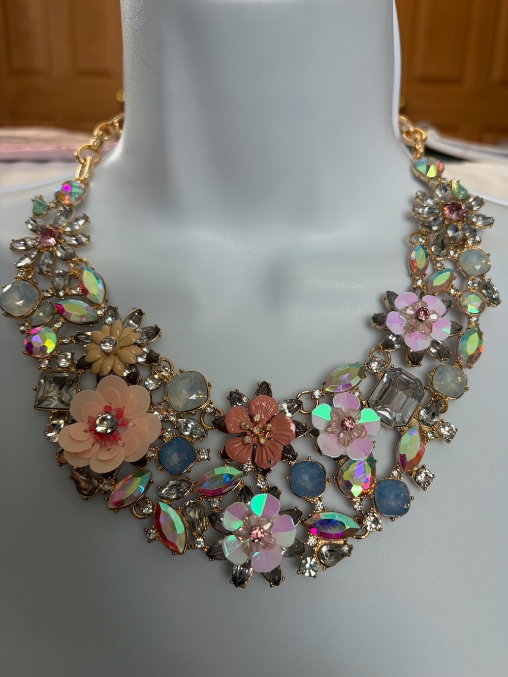 NWOT Aratta Floral  Statement Necklace with Iridescent and Pink Accents - Picture 14 of 16